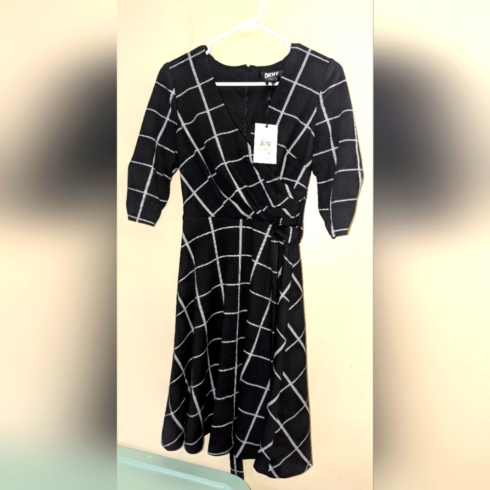 Beautiful DKNY Wrap Style Dress NWT Size 2